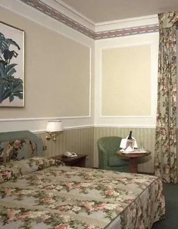 Regina Olga Hotel 4*